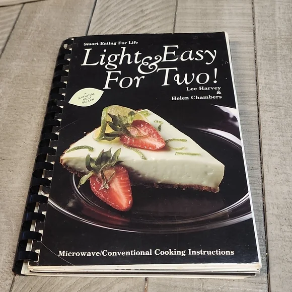 LIGHT AND EASY FOR TWO COOKBOOK 1991 - Picture 1 of 8